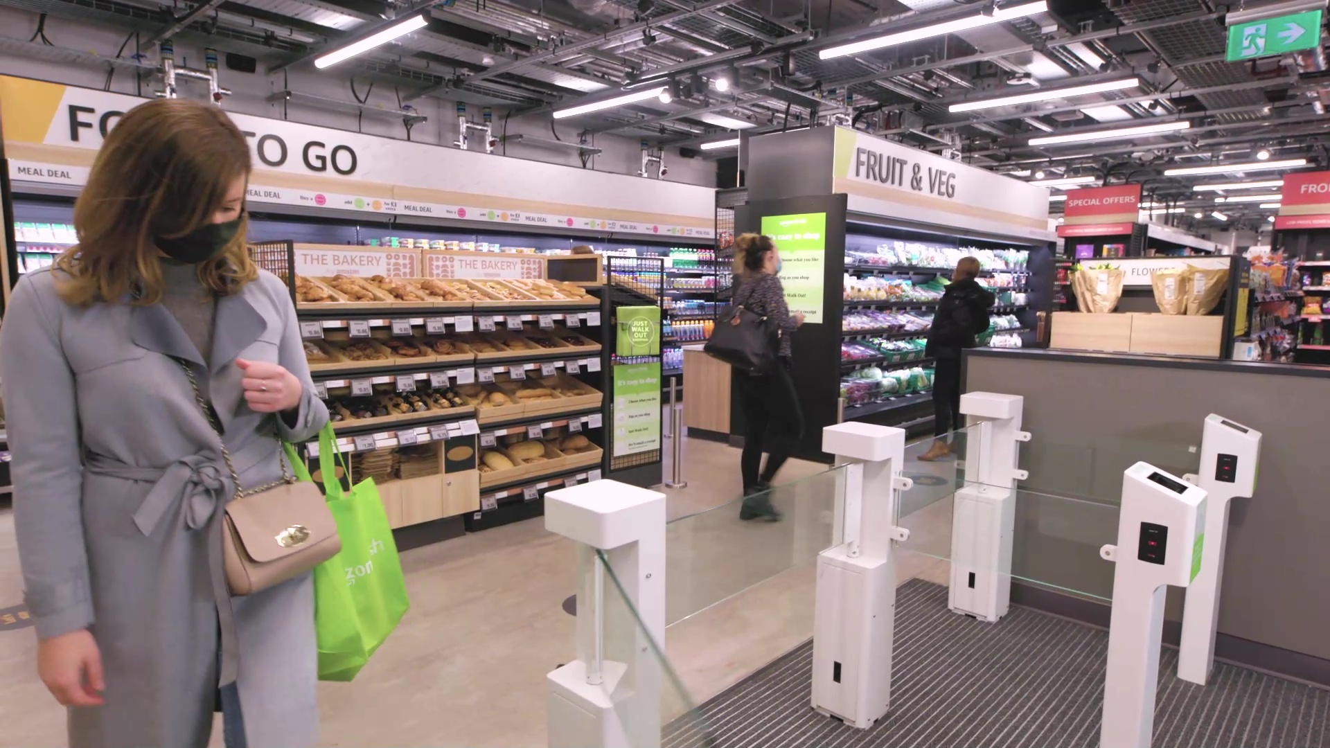  Amazon  UK s first checkout free Fresh grocery store opens 