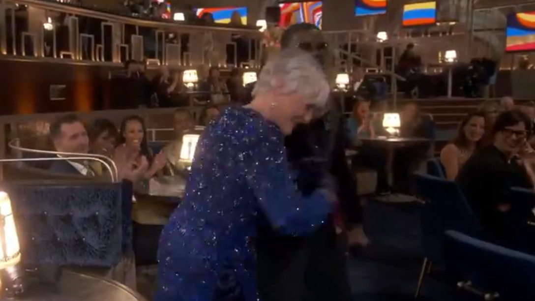 Oscars 2021 Glenn Close Misses Out On Oscar But Dances To Da Butt