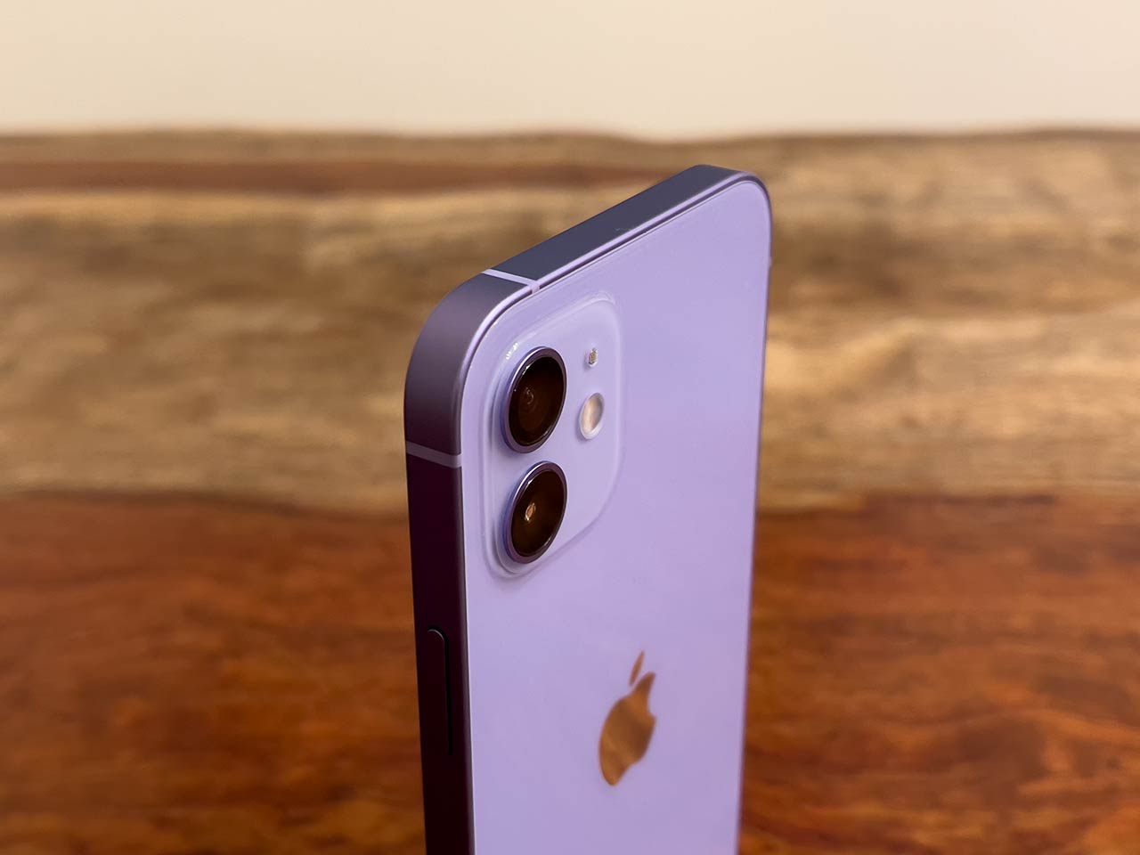 爽やかな紫に心奪われる iPhone 12の新色パープル 実機動画 - Engadget 日本版