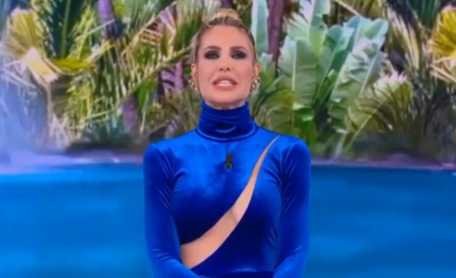 Isola Dei Famosi Incidente Hot Per Ilary Blasi In Diretta Tv 1077