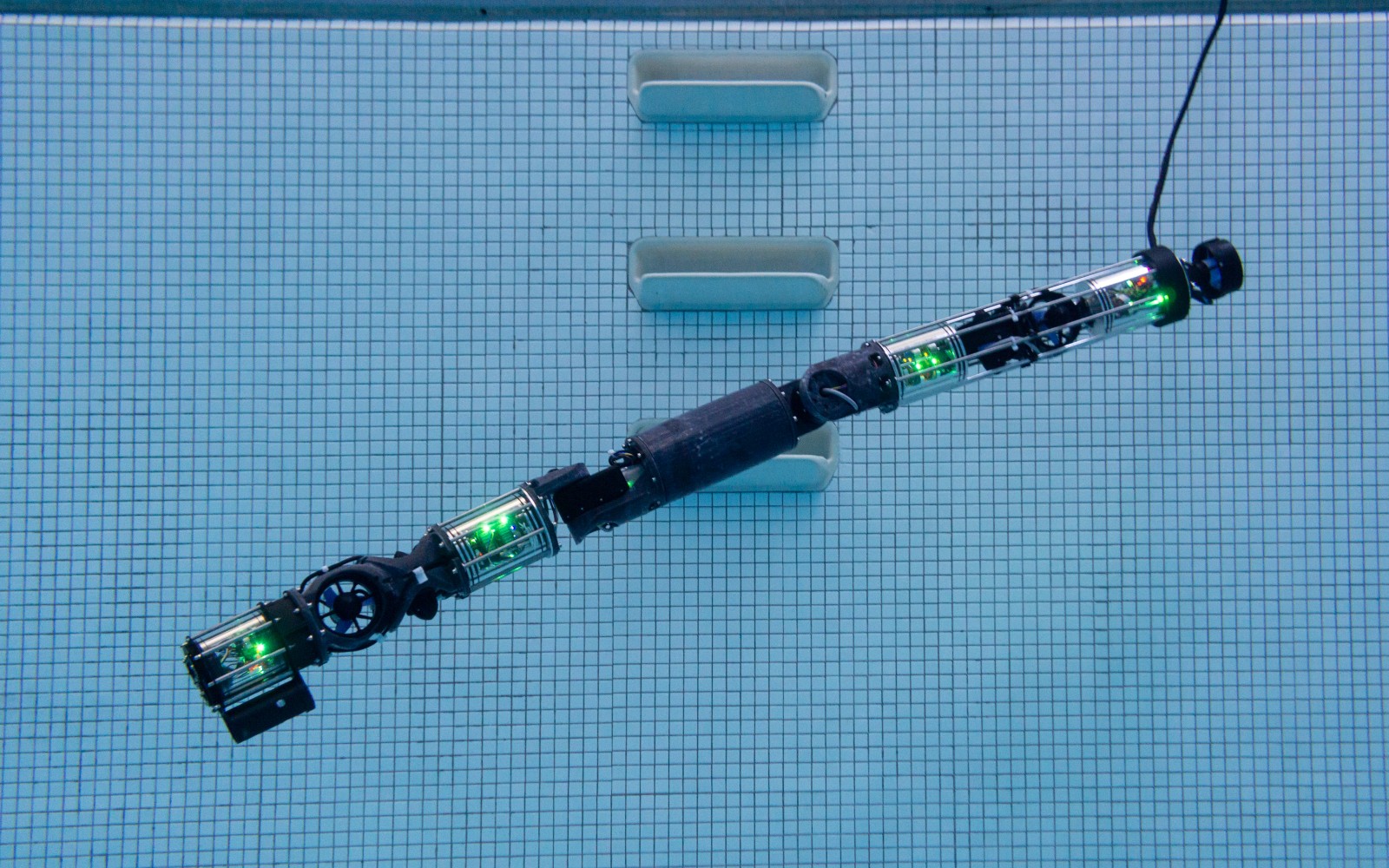 Carnegie Mellon's latest snakebot can swim underwater