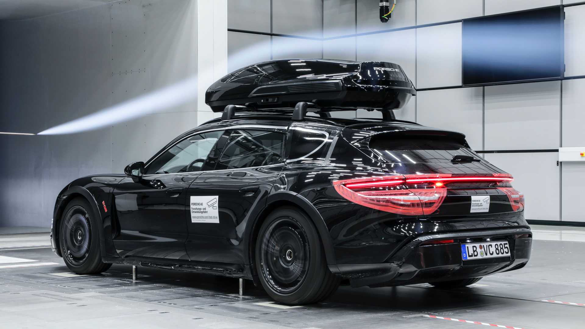 Porsche Taycan 的原廠專用車頂行李箱來了！ - Yahoo奇摩汽車機車