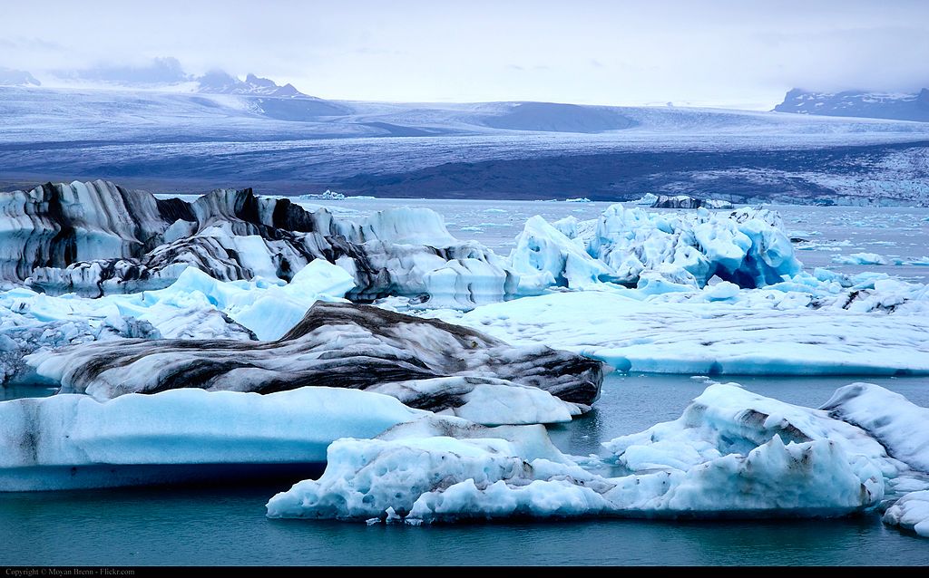 冰河湖 (Photo by Moyan Brenn from Italy, License: CC BY 2.0, Wikimedia Commons提供, 圖片來源www.flickr.com/photos/28145073@N08/9997907096)