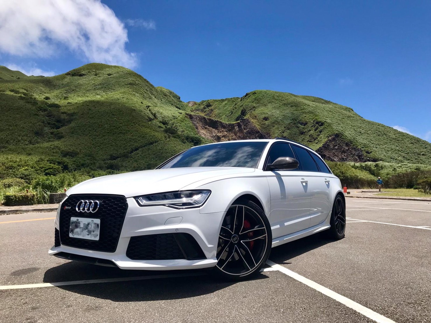 【明星聊愛車】張棋惠因為老公購入「地表最強旅行車」Audi RS 6 Avant，大推：後車箱夠大、各式頂規配備、安全警示系統！