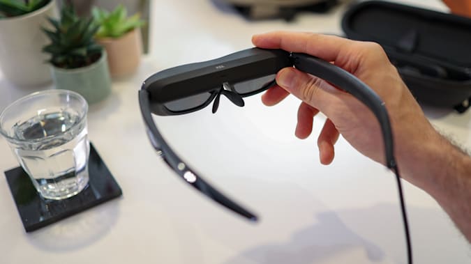 TCLのメガネ型ディスプレイが来月海外発売へ　USB-C接続で140インチ相当を手軽に