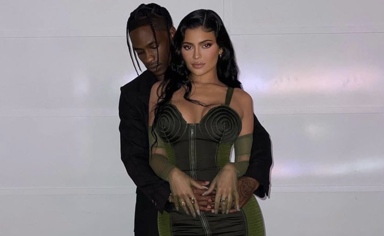 Travis Scott declares love for â€˜wifeyâ€™ Kylie Jenner at red carpet event with Stormi - Yahoo Entertainment