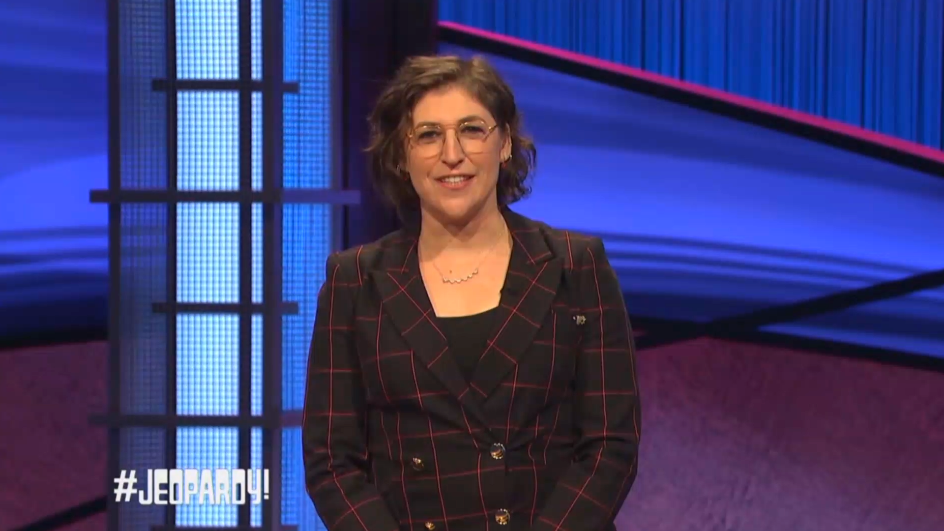 Mayim Bialik звезди в Jeopardy!  За първи път като гост домакин