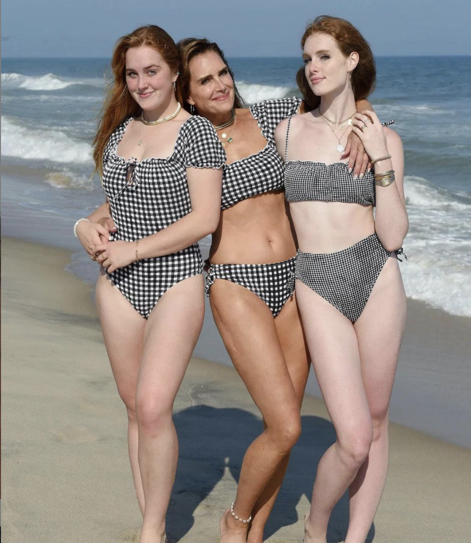 Brooke Shields Swimsuit Instagram Photo With Daughters Sends American 