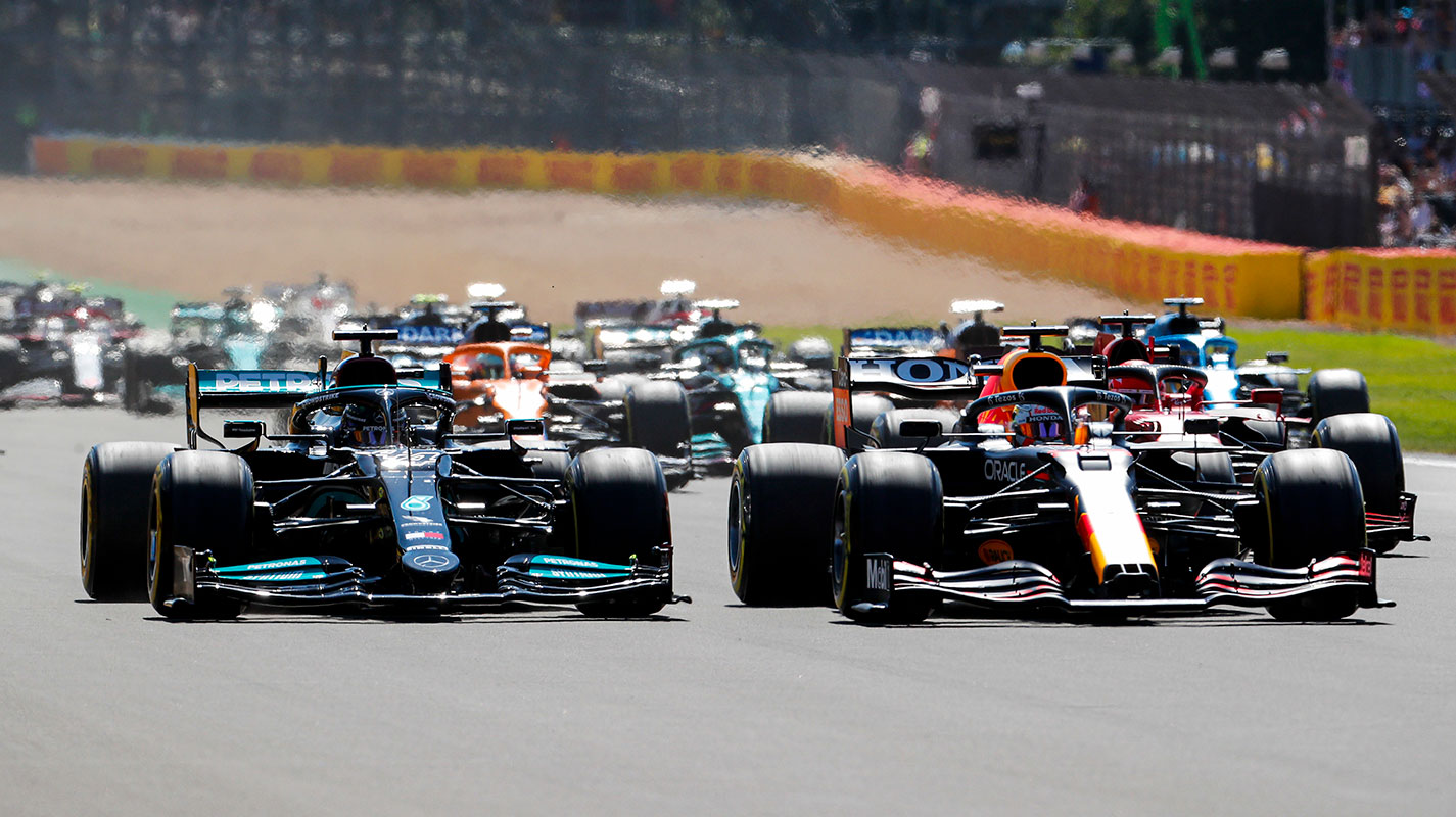 FIA解釋為何Hamilton該為與Verstappen的碰撞負責