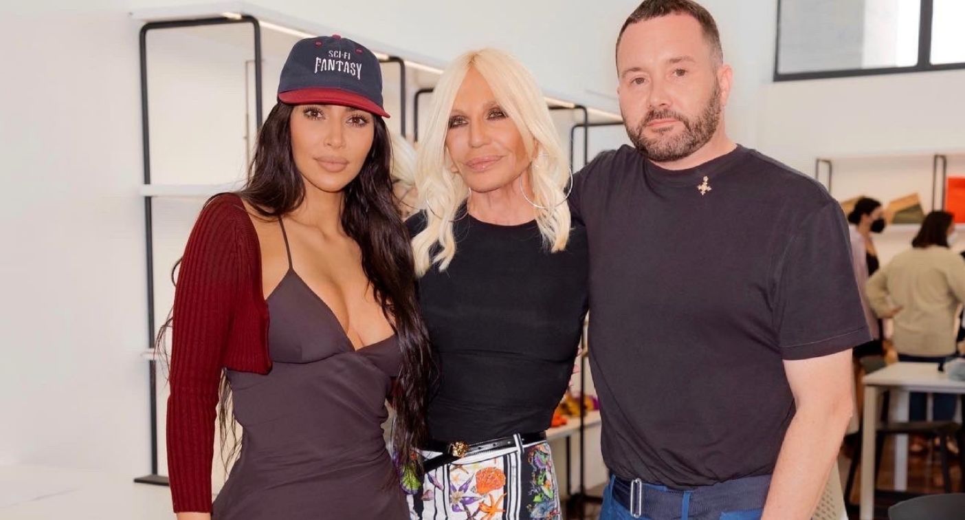 Kim Kardashian si sta allontanando dal suo stile dopo il divorzio in Italia, ma ai fan non piace