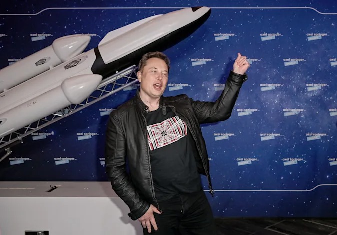 イーロン・マスク、Virgin Galacticの宇宙旅行チケットを予約