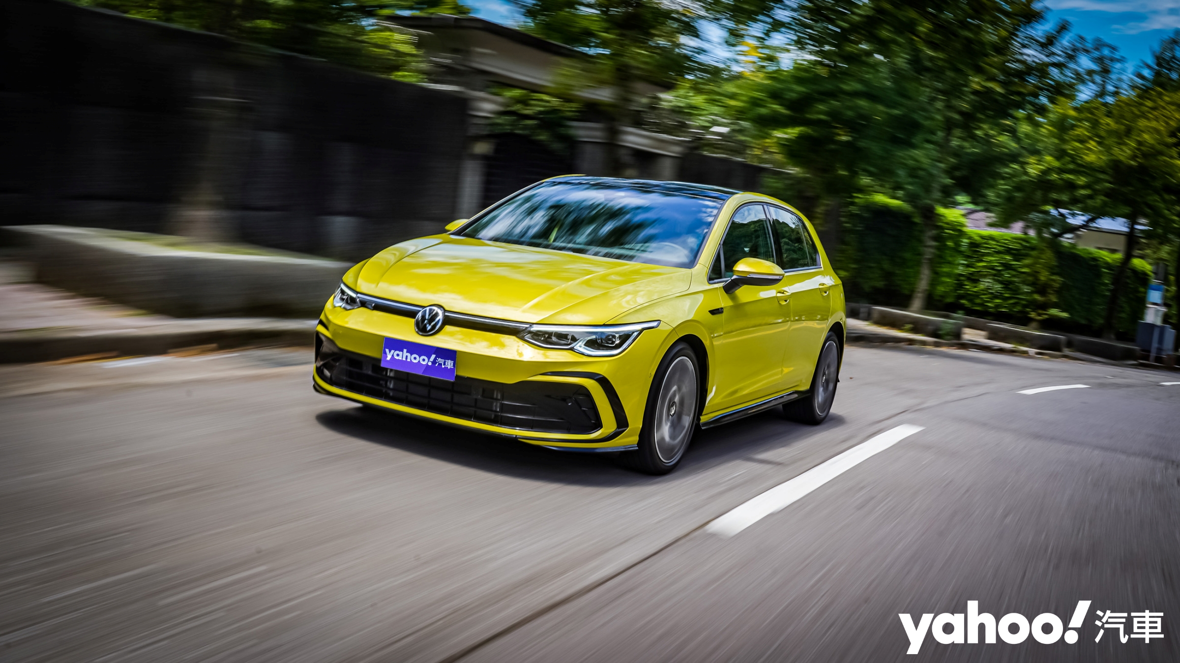 2021 Volkswagen Golf 280 eTSI R-Line都會試駕！國民掀背再出科技新招！