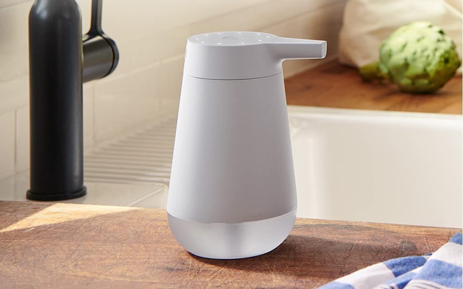 Amazon made a $55 soap dispenser that reminds you to wash for 20 seconds