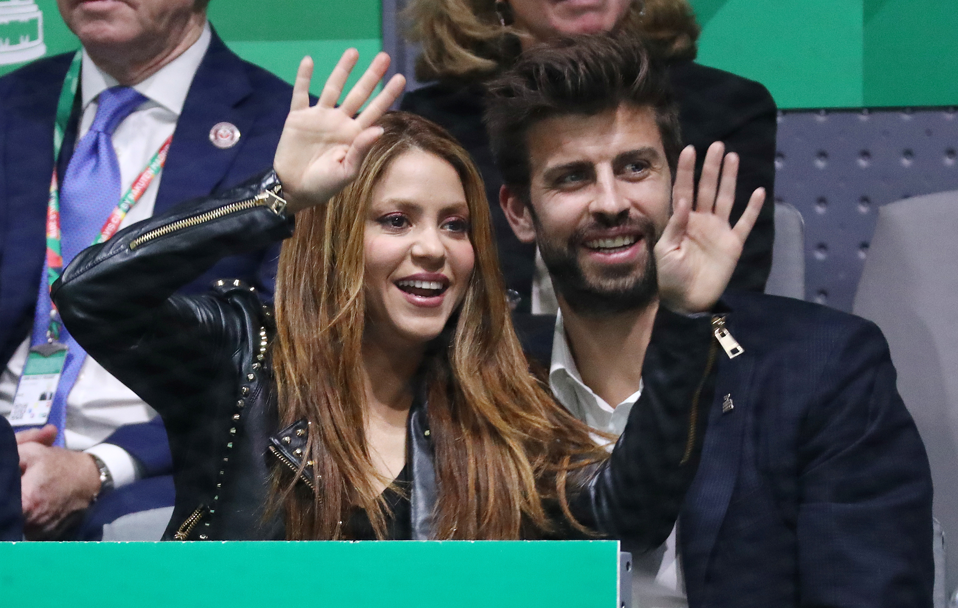 Shakira presenta a Gerard Piqué como un 'ángel salvador' en una surrealista imagen