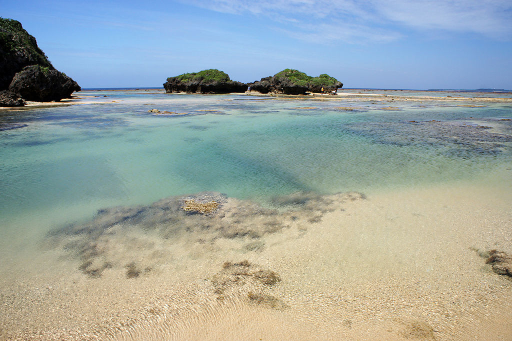 星砂海灘 (Photo by 663highland, License: CC BY-SA 2.5, Wikimedia Commons提供)