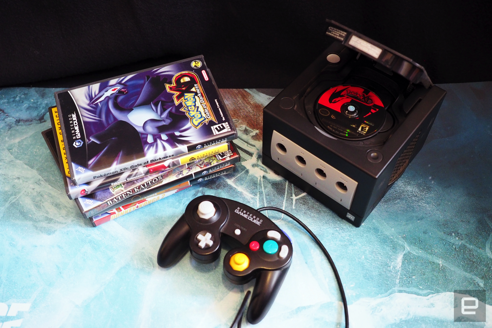 <p>Nintendo GameCube, black version with controller and games</p>
