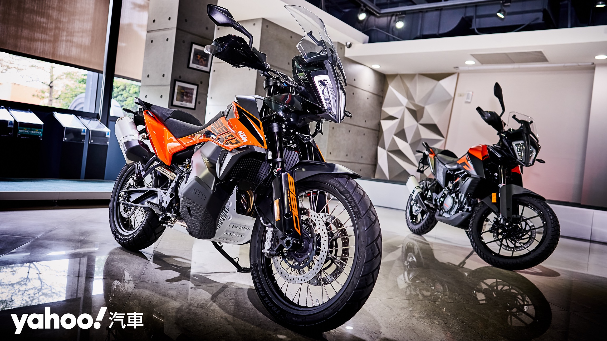 2021 KTM Adventure大軍壓境！入門中量級全都要宰制！ - Yahoo奇摩汽車機車