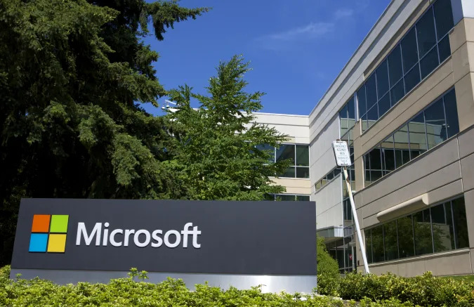 米マイクロソフト、オフィス再開を無期限に延期