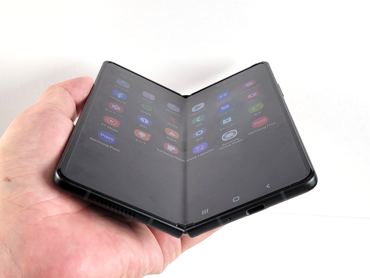 Galaxy Z Fold3 5gの気になる点を動画で解説 折りたたみやすさやペンの書き心地は Engadget 日本版