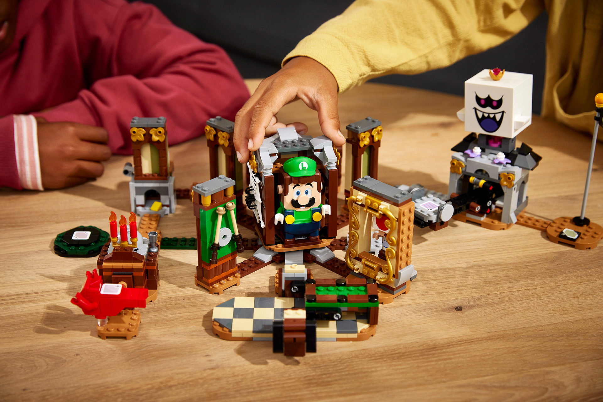 Lego adds 'Luigi's Mansion' sets to its Super Mario World collection