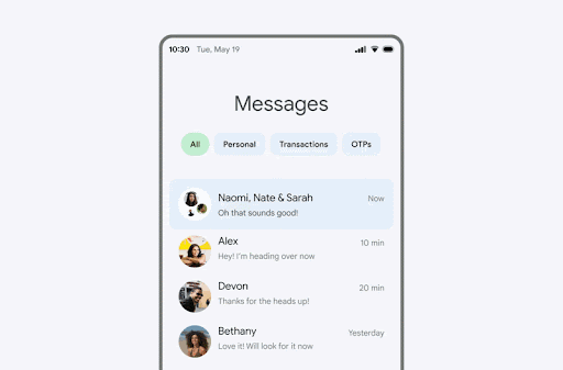 An animation showing the Messages app expand into a two-column layout when its screen is extended.