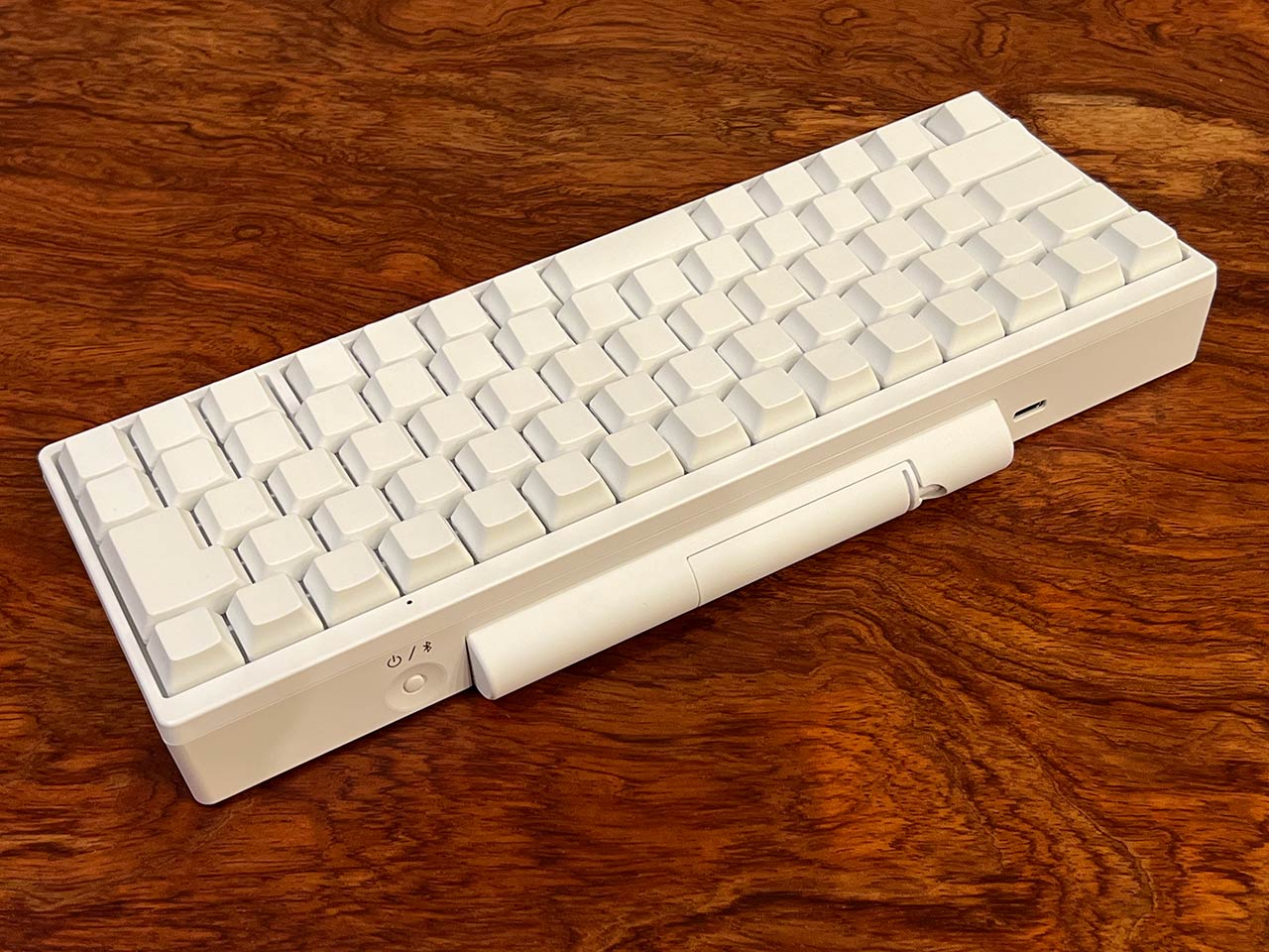 割引発見 HHKB 25th 記念モデル “純白のHHKB” 無刻印／雪（日本語配列 ...