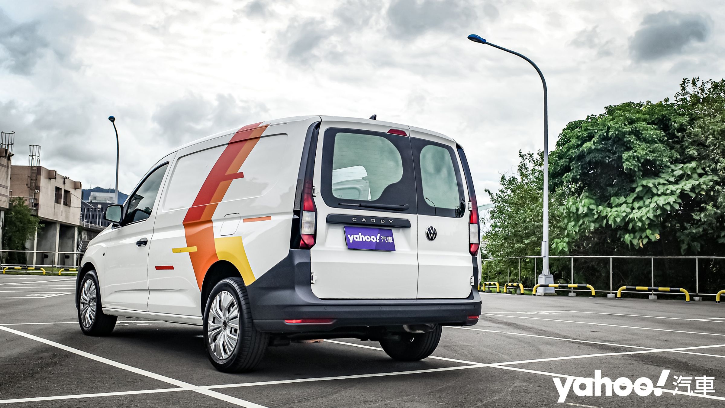 2021 Volkswagen Nutzfahrzeuge Caddy Cargo長軸手排版試駕！正潮大Van駕到！