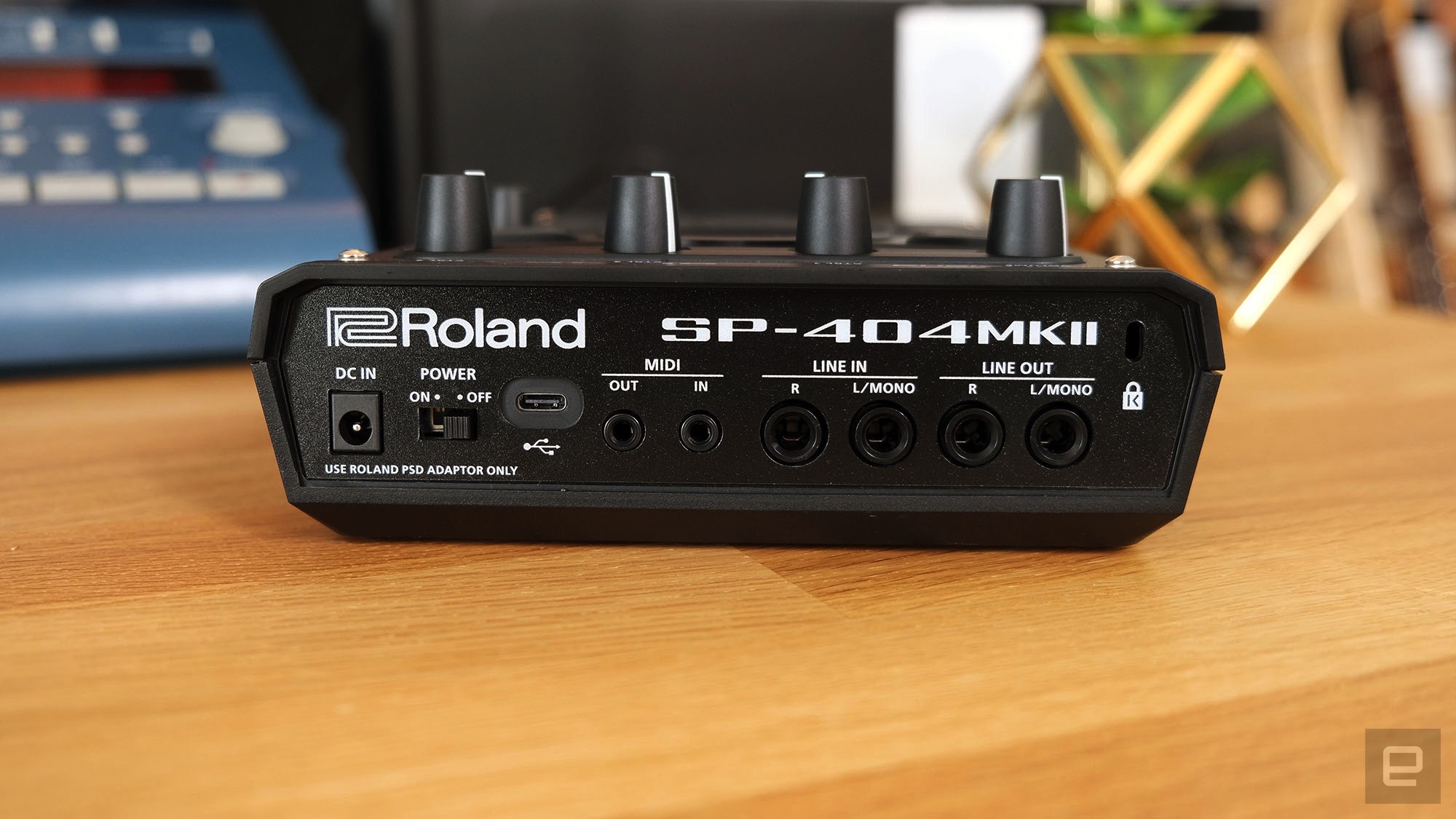Roland SP-404MKII sampler hands-on | Engadget