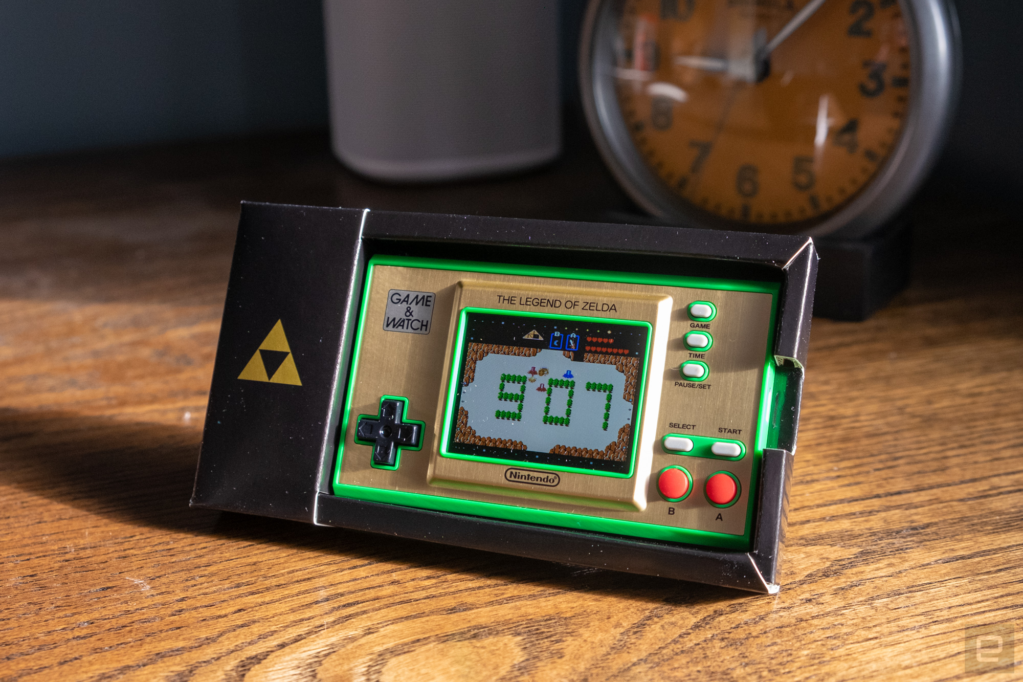 Nintendo's Zelda-themed Game & Watch is a love letter to Link's 8-bit ...