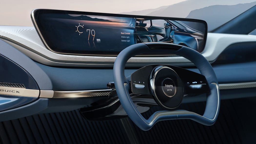 圖／Buick GL8配備30吋中央顯示幕、就連方向盤上都配有觸控螢幕，汽車內所有功能都能透過語音控制。