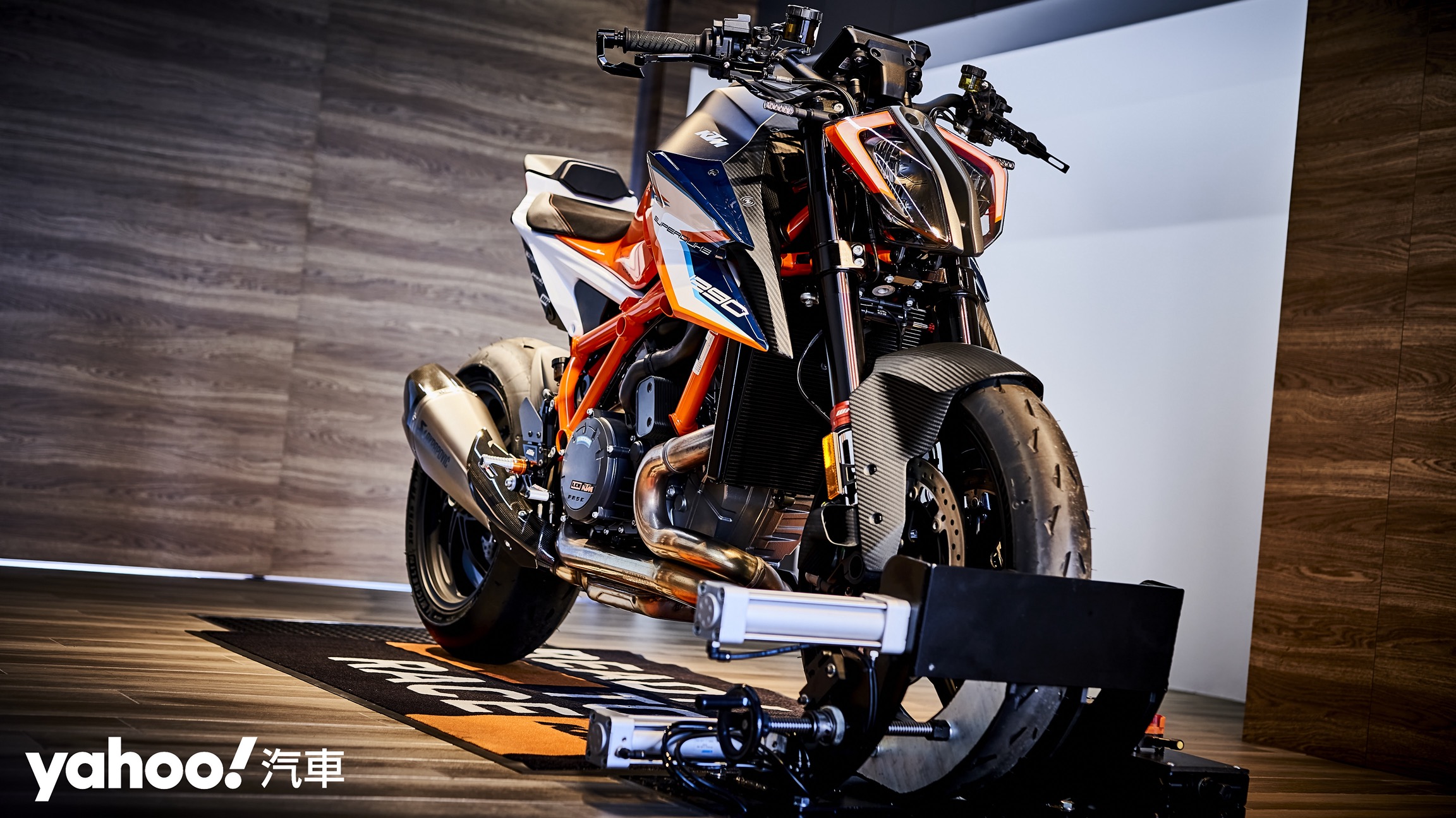 2022 KTM 1290 Super Duke RR實車登場！全球限量500輛的重機到底狂在哪！？