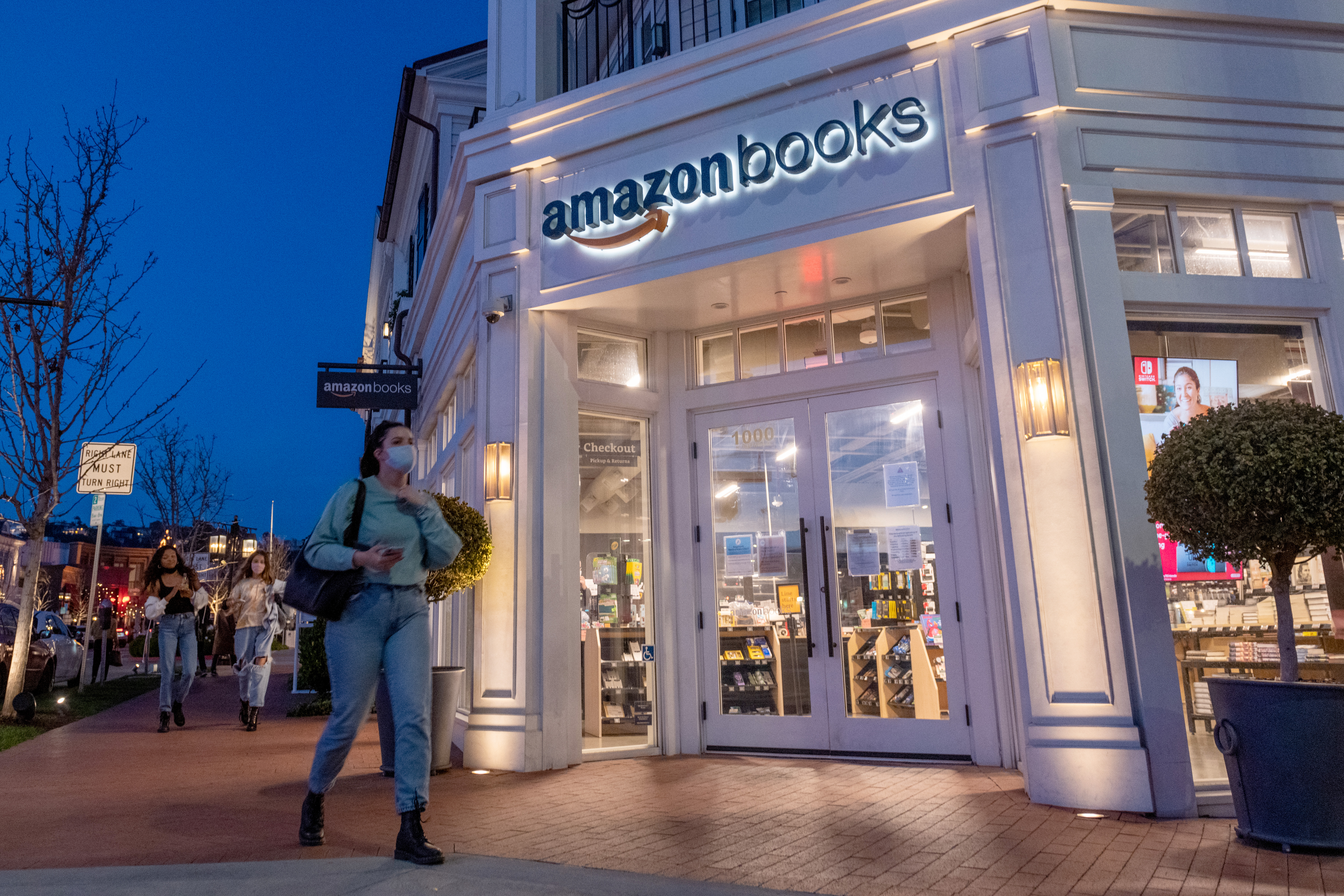 Amazon is closing all its physical bookstores and '4-star' shops