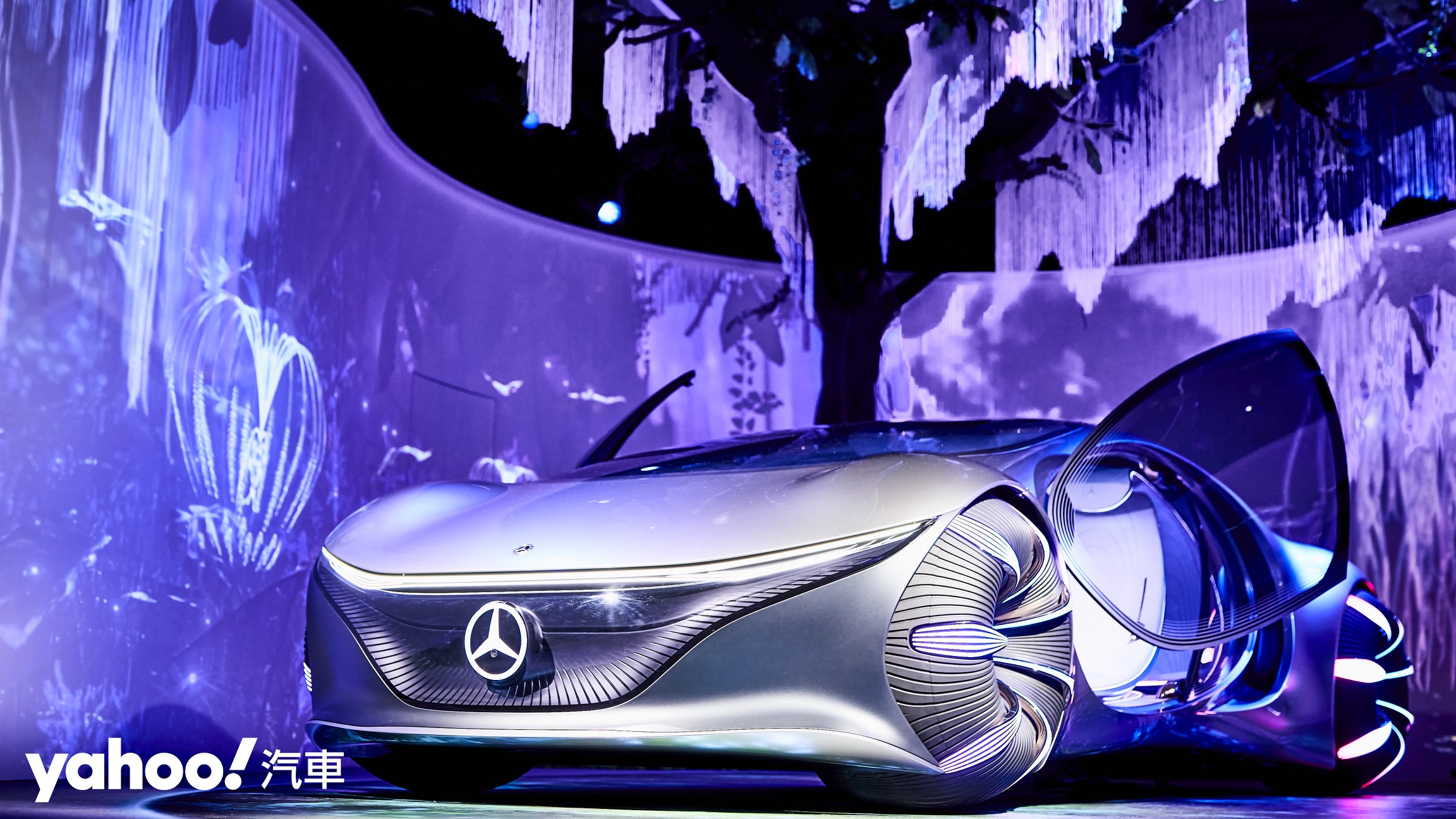 Mercedes-Benz VISION AVTR化身降世！以概念揭示人機生態的未來？