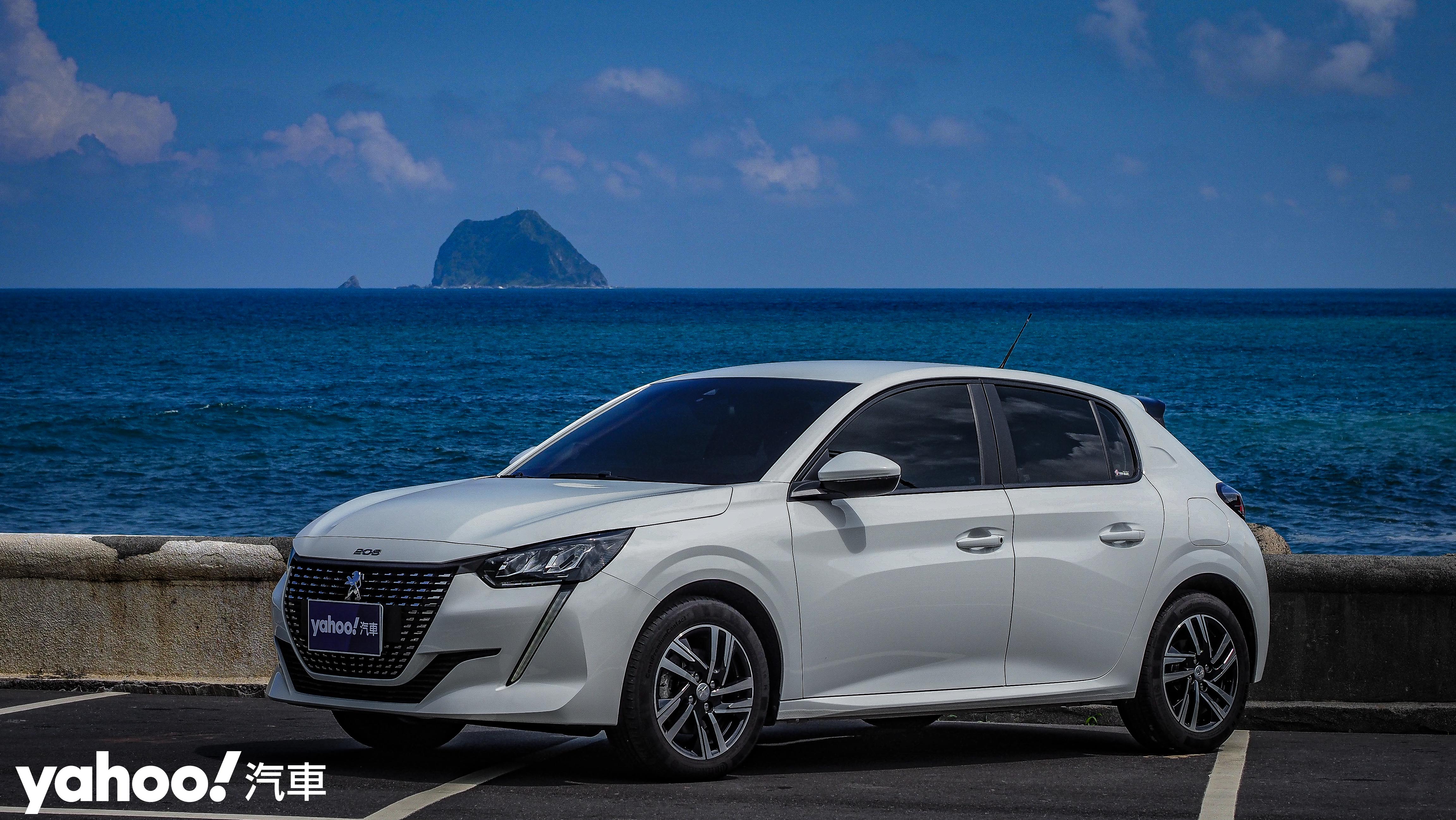 2021 Peugeot 208 1.2L PureTech Active濱海試駕！買不到的入門人生可還有看頭？