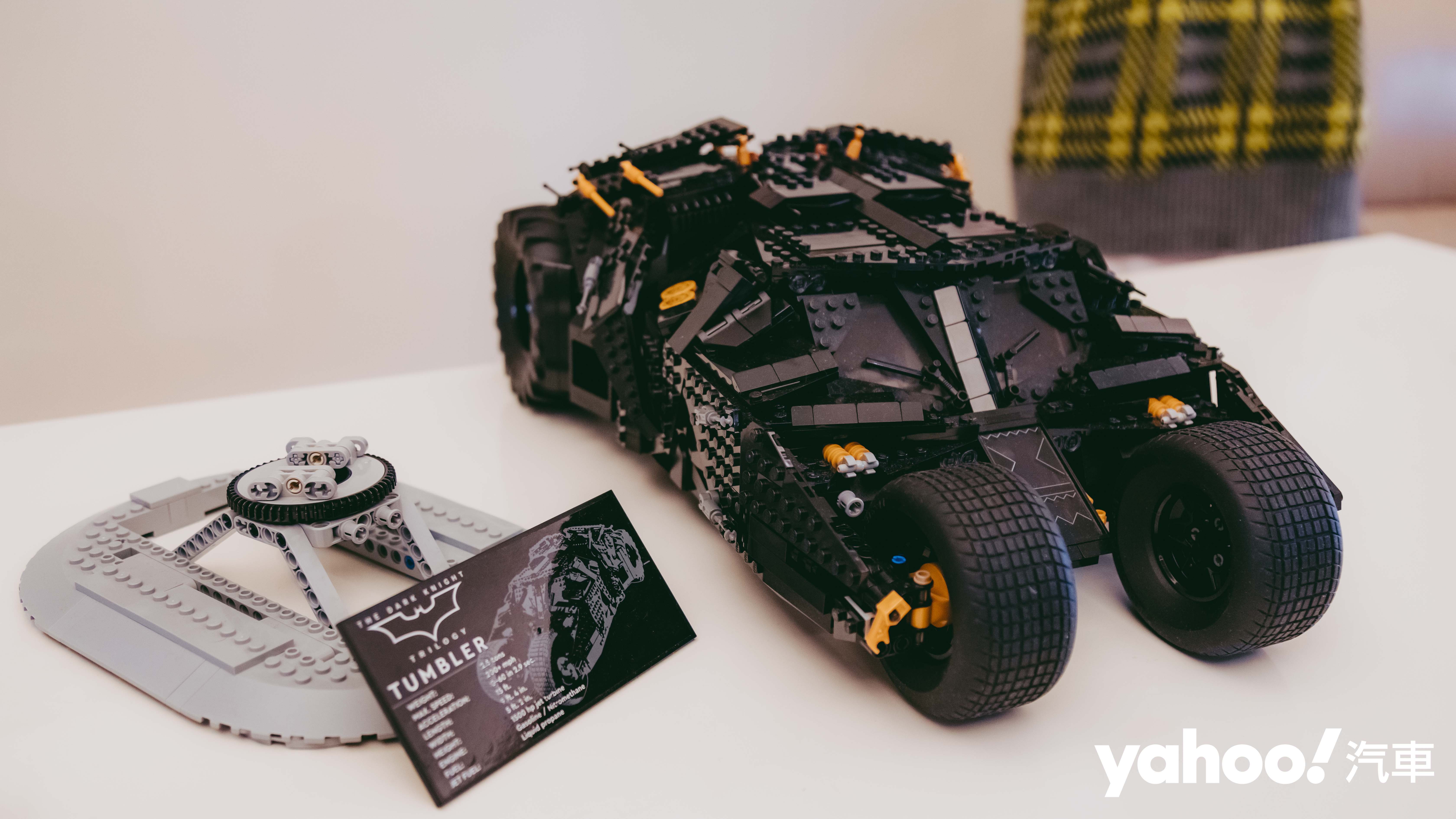 LEGO蝙蝠車Batmobile Tumbler 76240開箱拼起來！經典座駕不收藏才對不起自己？