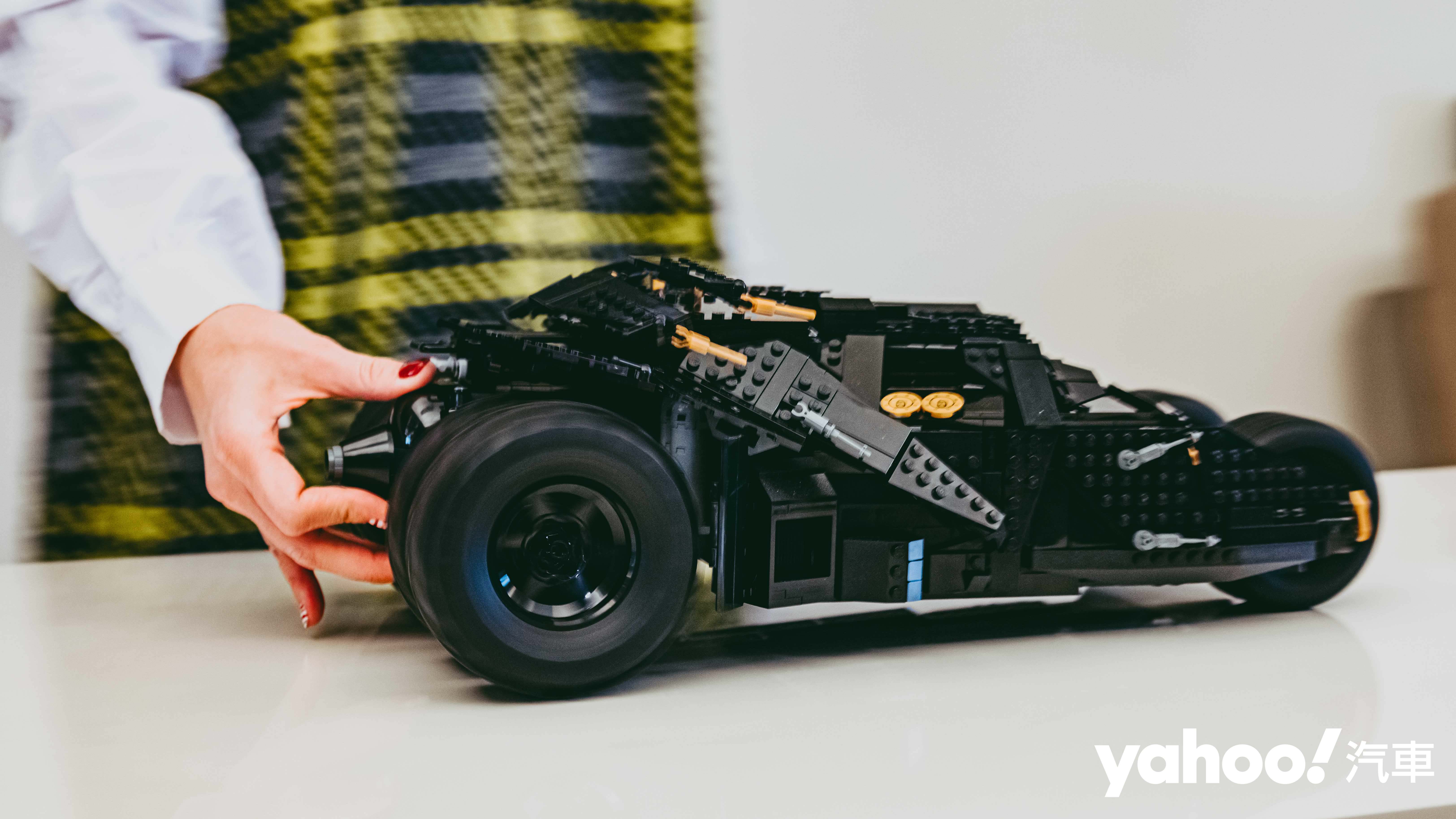 LEGO蝙蝠車Batmobile Tumbler 76240開箱拼起來！經典座駕不收藏才對不起自己？