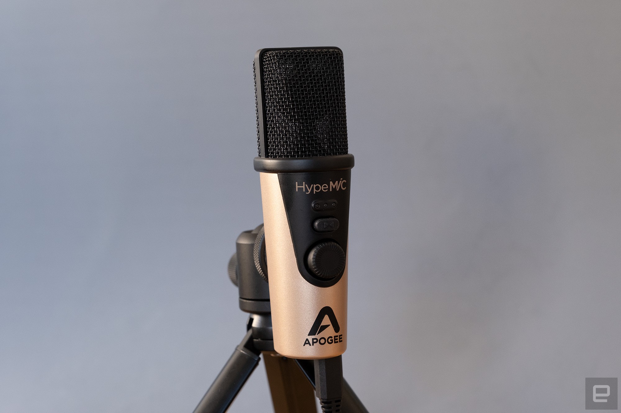 The HypeMic from Apogee is a versatile microphone that's just as at home with a PC as it is your phone." data-uuid="76d2ae68-3247-3af3-87cf-c04083da3cc8