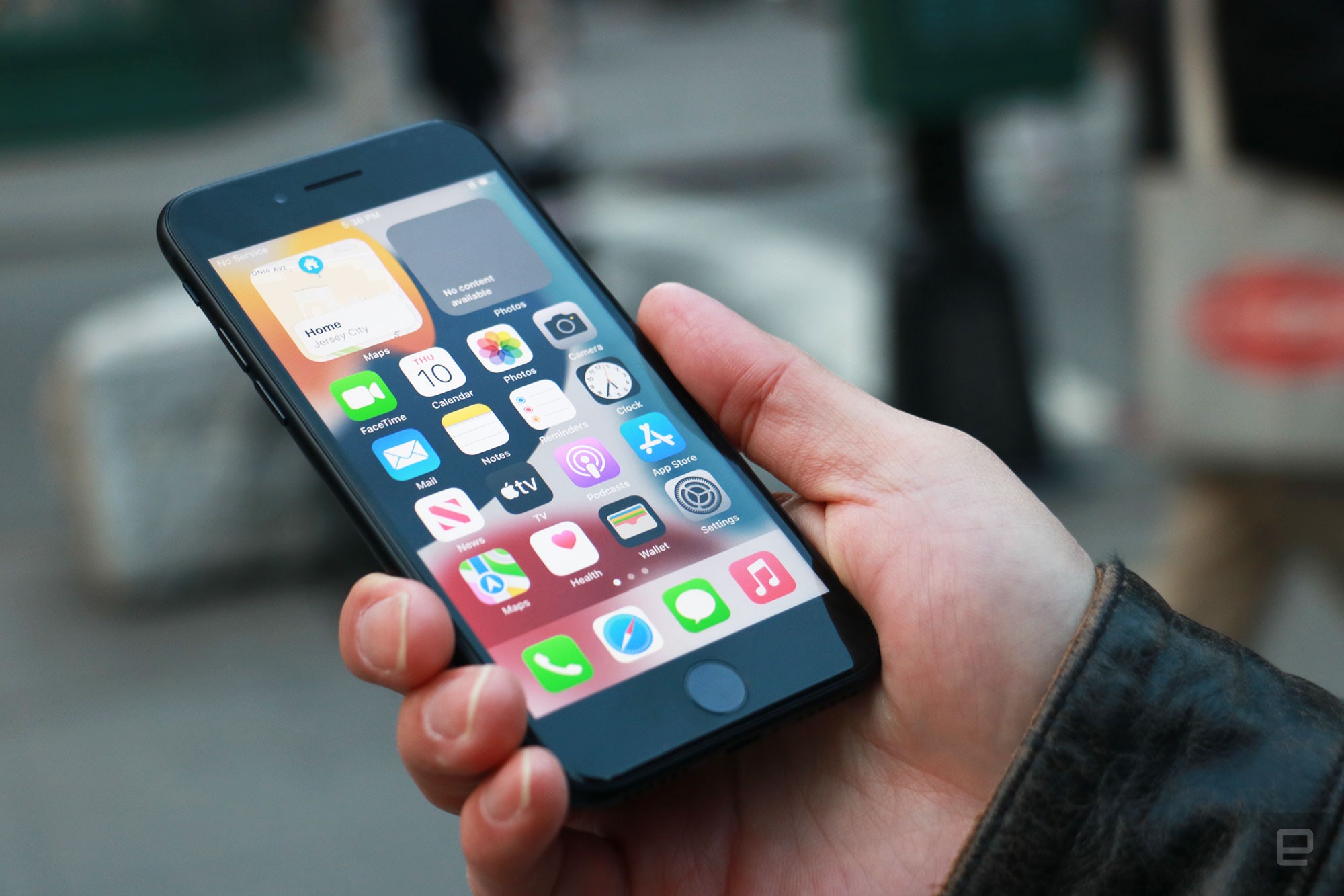Photo of Según los informes, Apple cancelará el desarrollo del iPhone SE de cuarta generación.