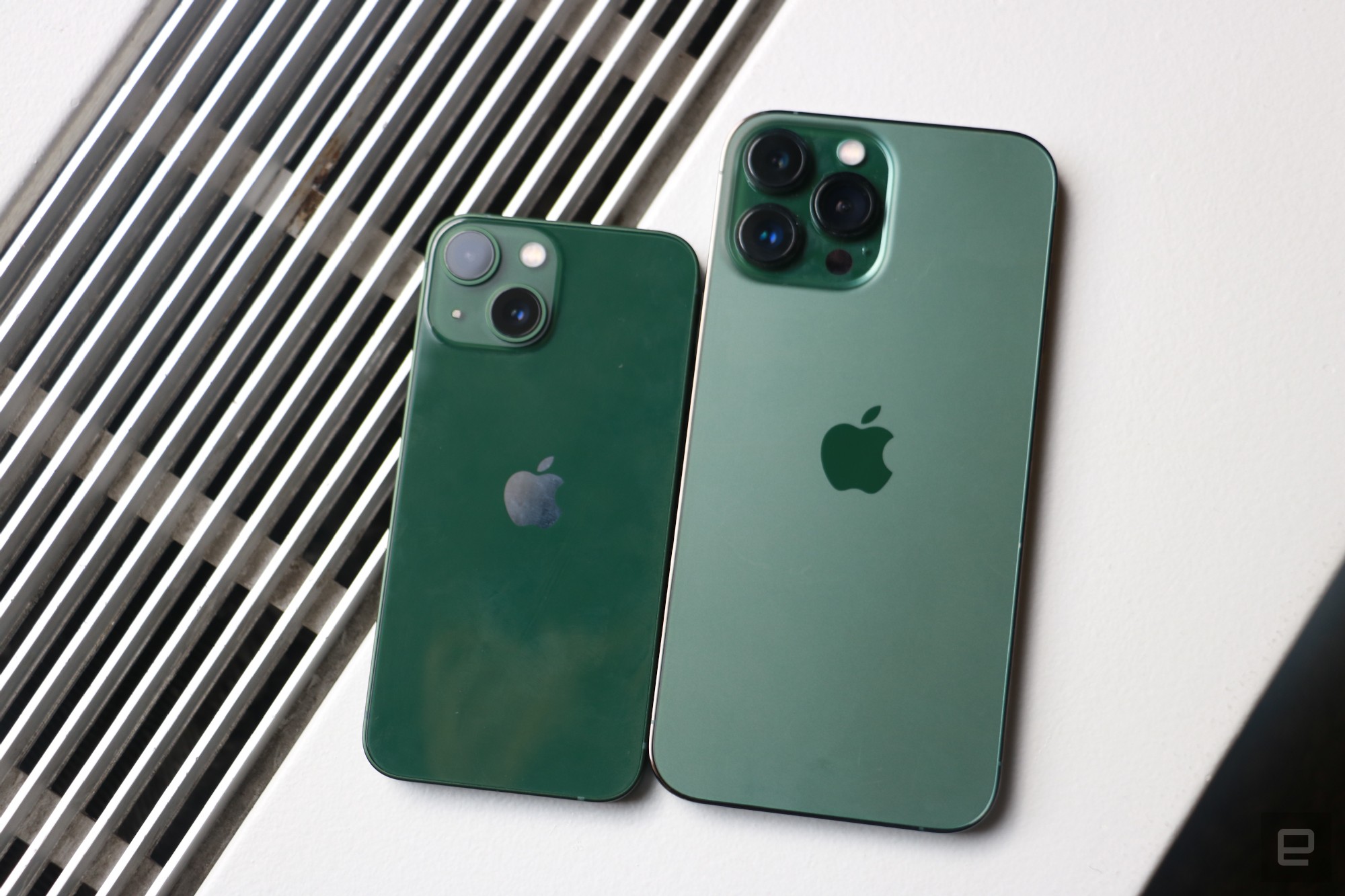 Iphone 13 Mini Green hands on