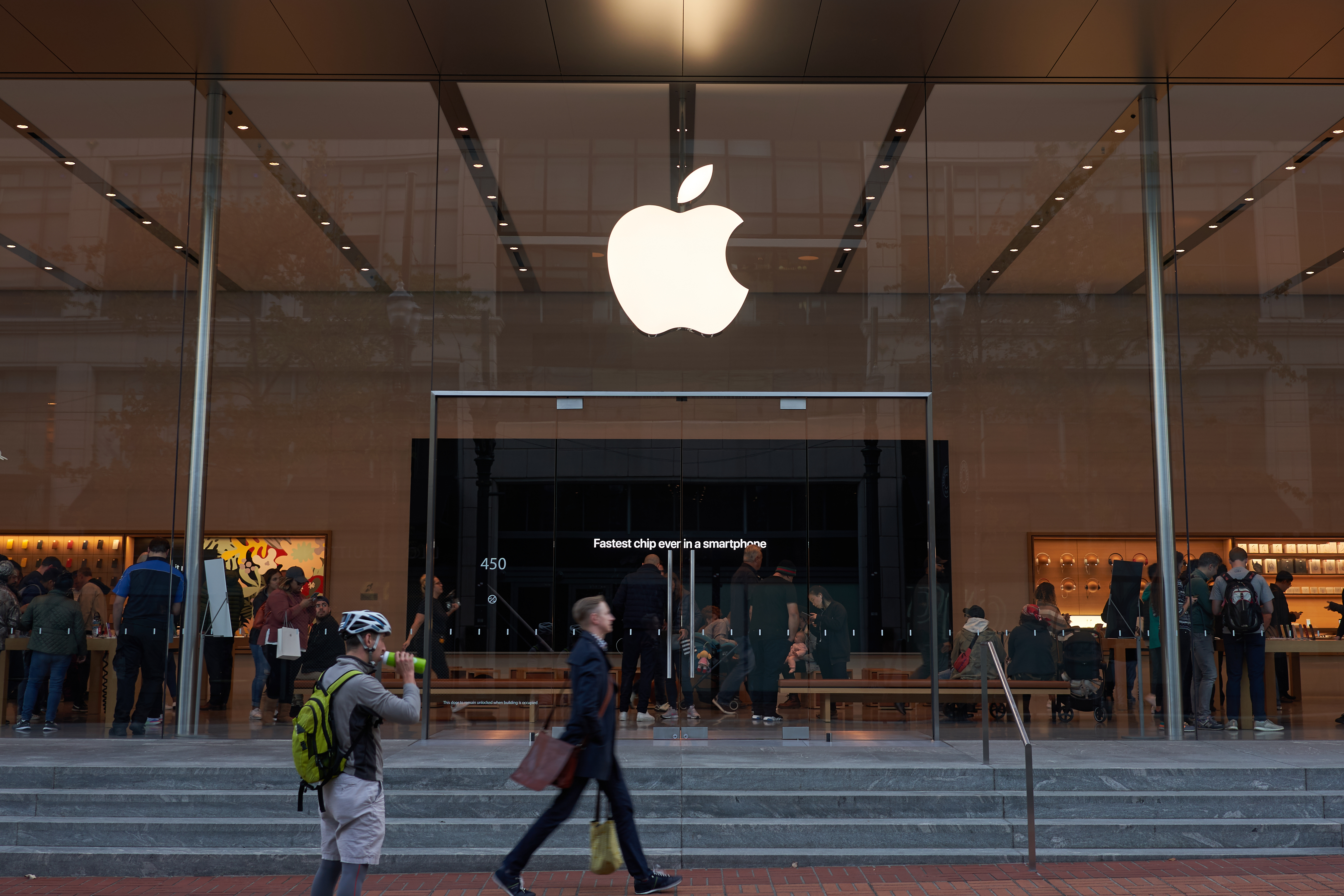 Съобщава се, че Apple започна да тества девет модела Mac с чипсет M2
