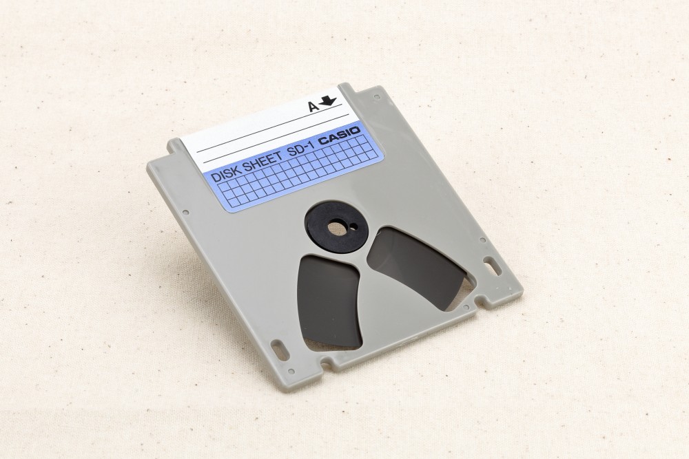 カシオのワープロで採用された小型ディスク「マイクロディスクシート 