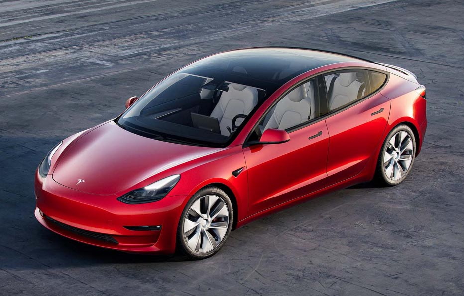 圖／進口豪華車榜單部份，本月Tesla Model 3大船入港持續交車，最終以1,633輛的好成績奪冠。