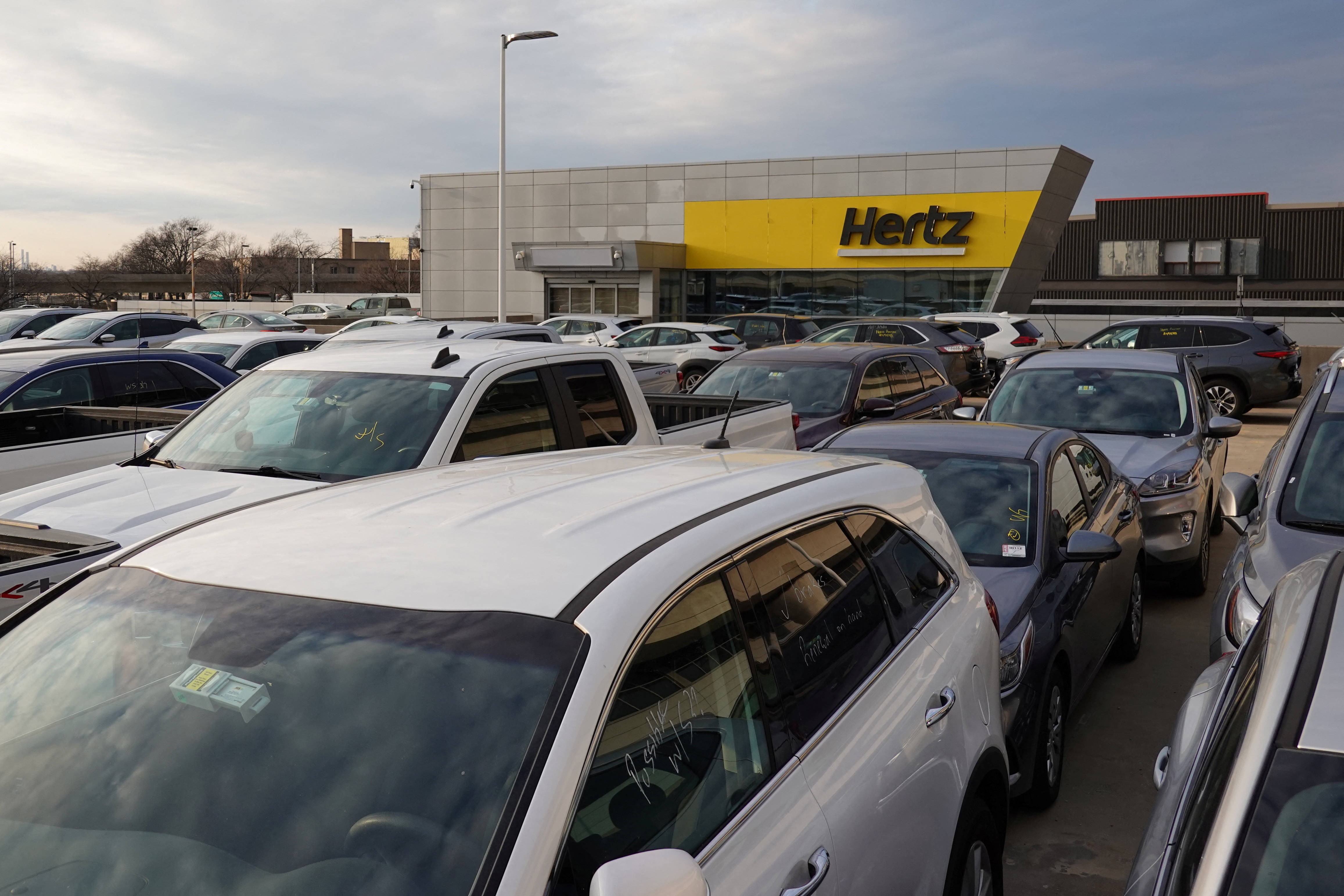 Hertz купит 175 000 электромобилей General Motors в течение следующих пяти лет