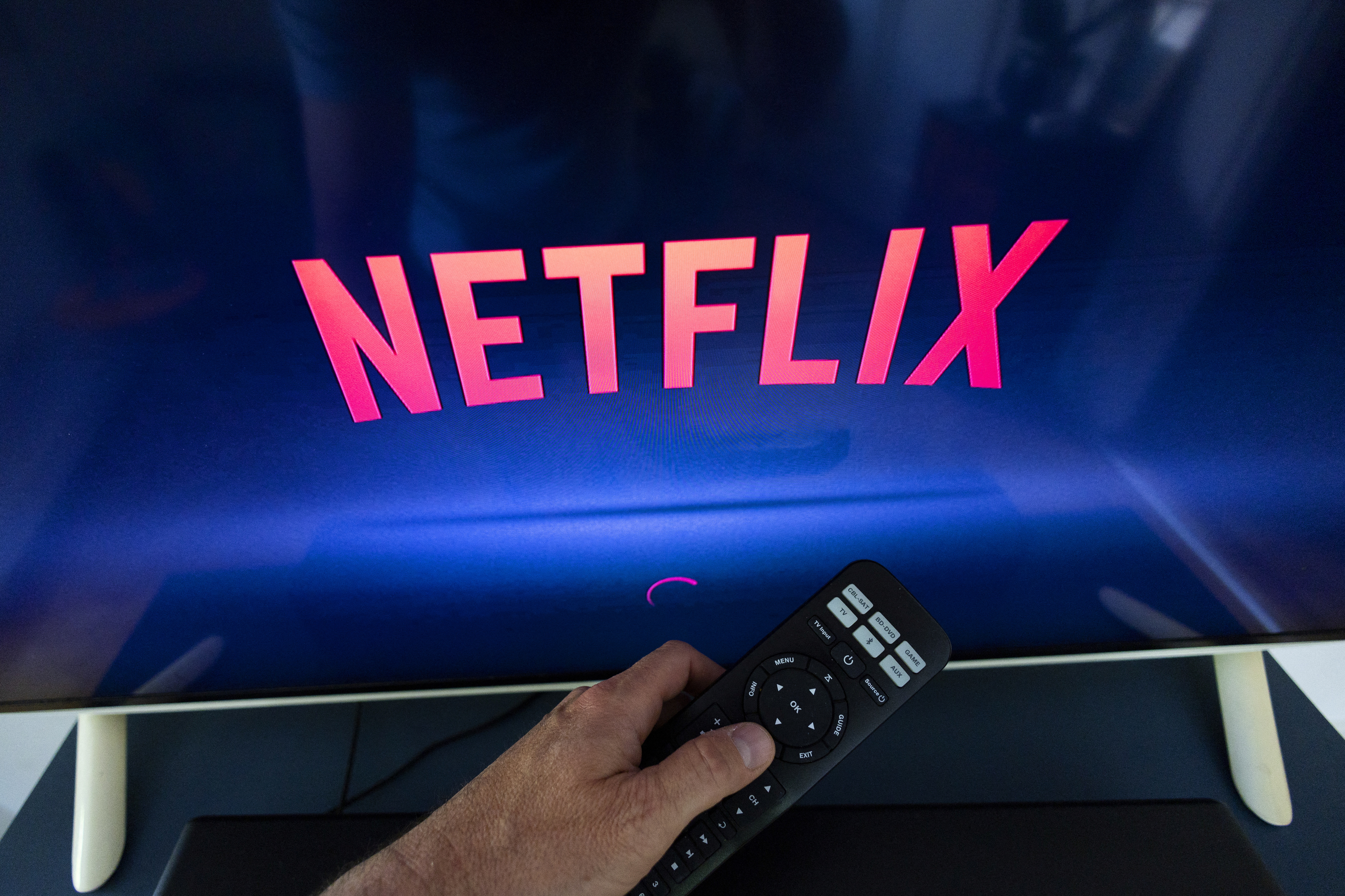 يتيح لك Netflix الآن تسجيل الخروج من أجهزة معينة عن بُعد