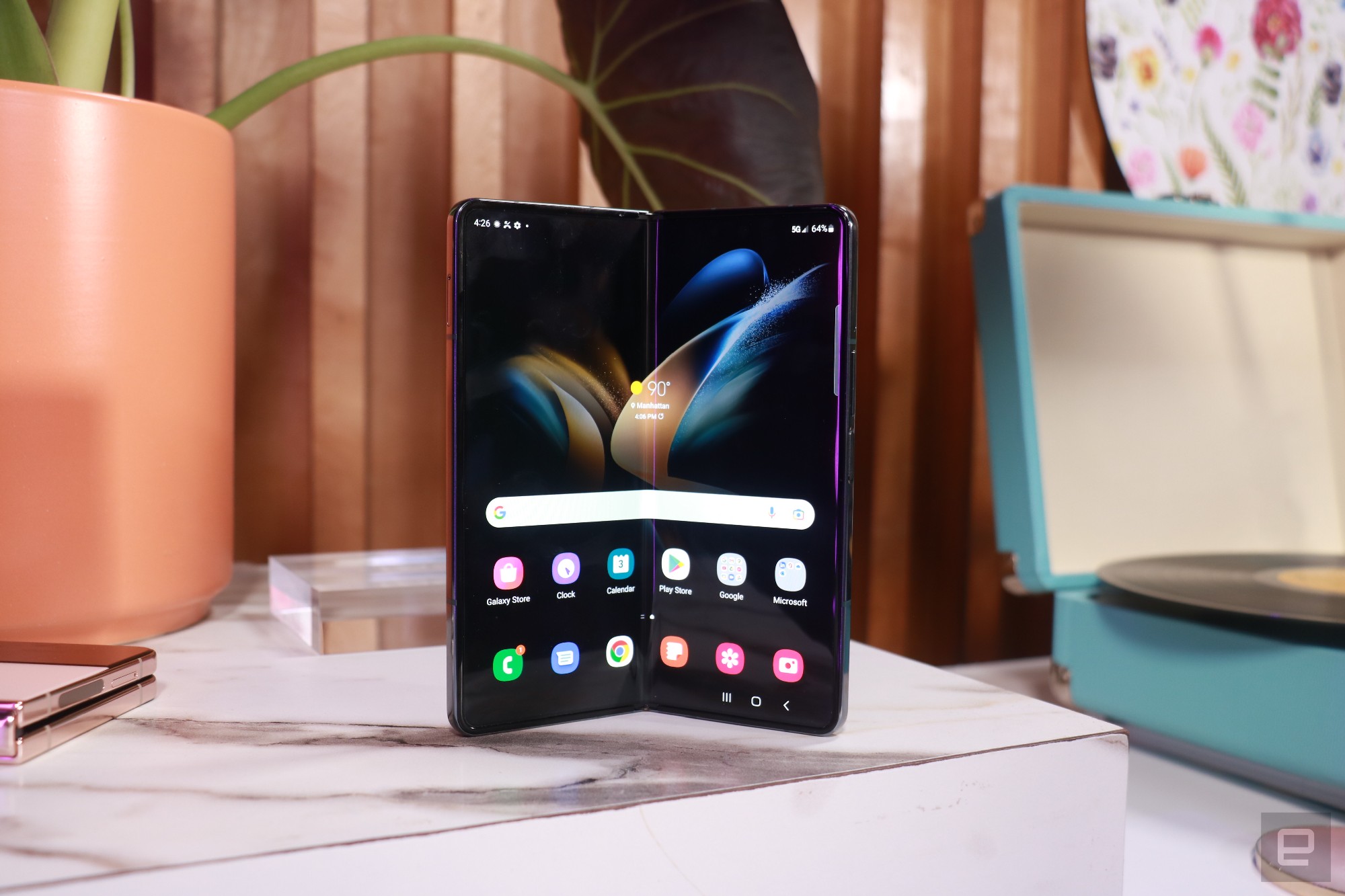 samsung-galaxy-z-fold-4-hands-on-it-s-what-you-don-t-see-that-makes-the-difference-or-engadget