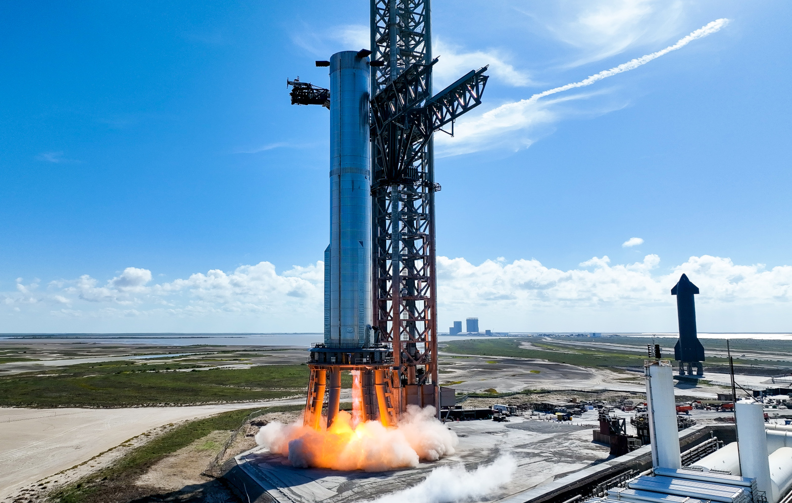 photo of SpaceX successfully completes static fire test of Starship's Super Heavy booster image