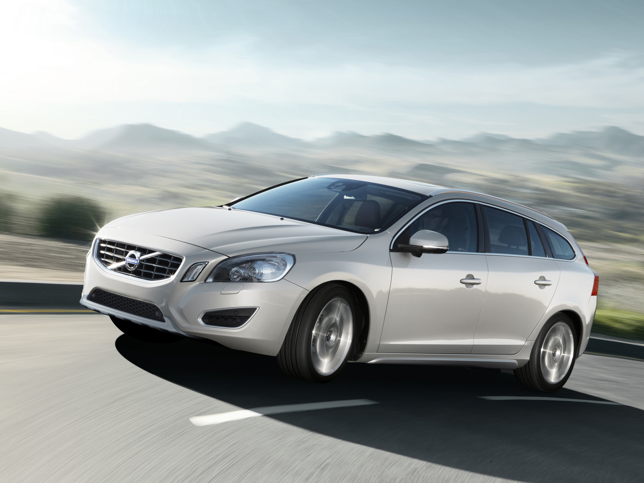 Volvo V60要空間也不算差，產品穩定性都比同期競爭對手高出許多，駕駛輔助配備更是掛滿滿。��照片取自：WheelsAge