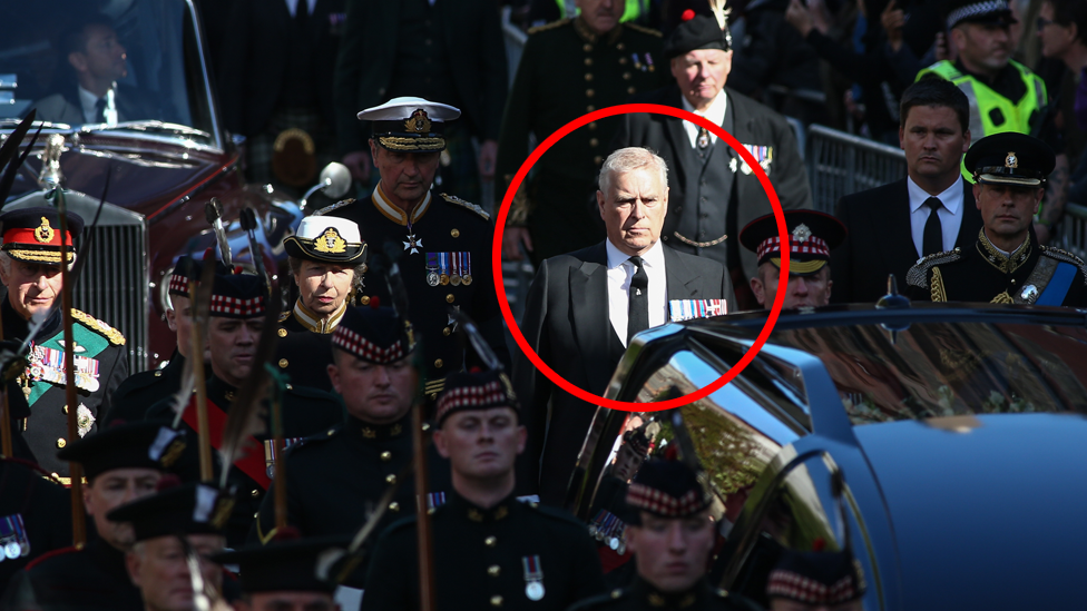 prince-andrew-forced-to-abandon-tradition-during-queen-s-funeral