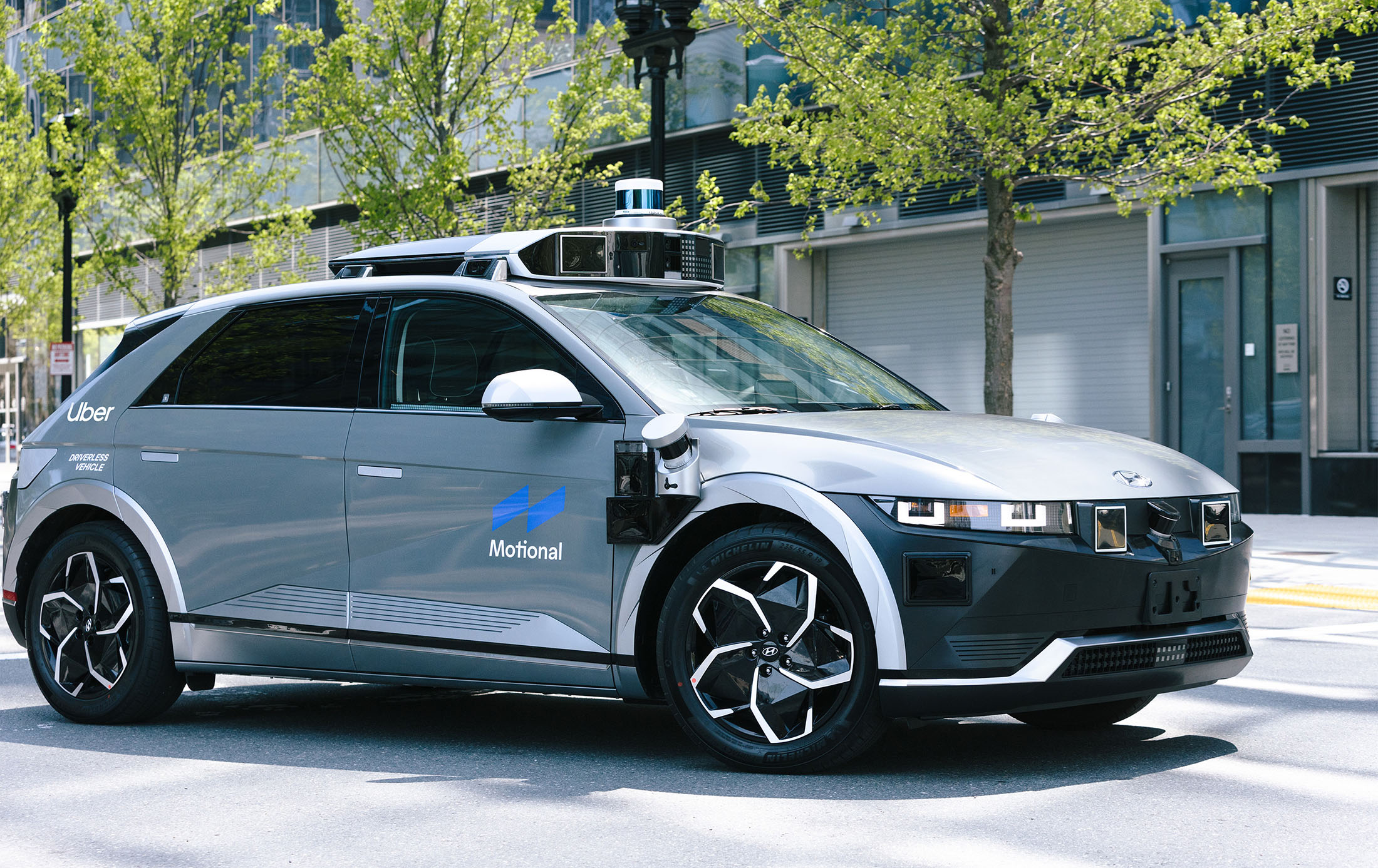 Uber will offer rides in autonomous Ioniq 5 taxis powered by Motional