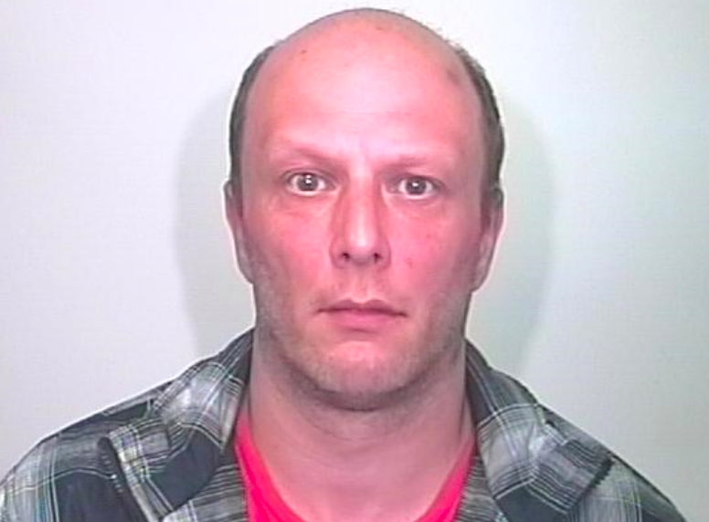 Urgent Police Appeal To Find Sex Offender In 50s Who Is ‘danger To Women Flipboard 6589